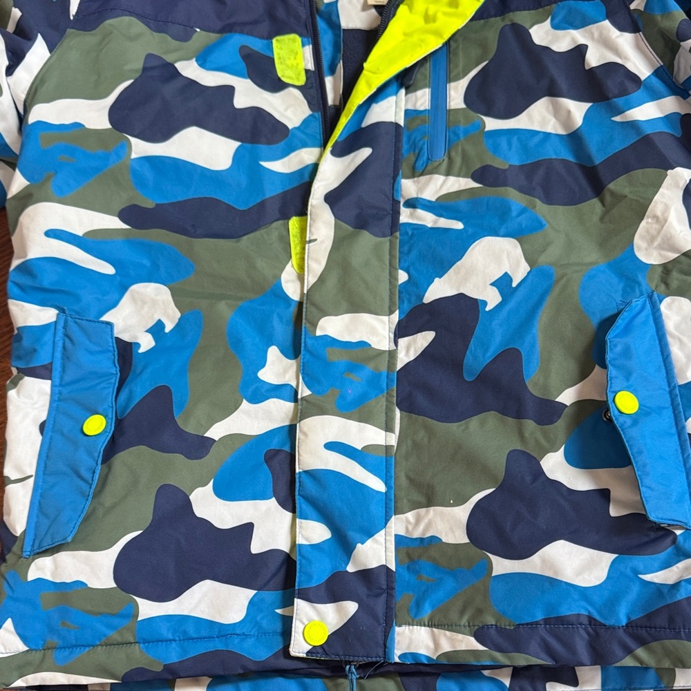 Boden waterproof Hooded Jacket - Picture 2 of 11